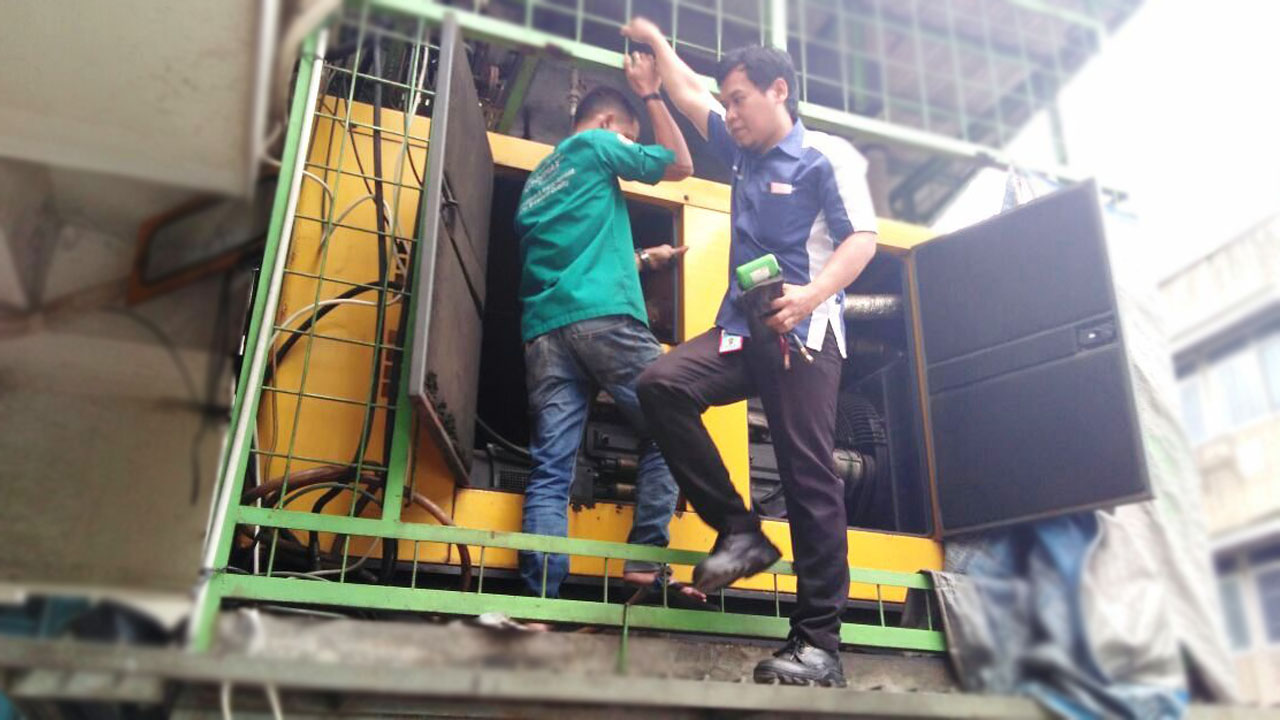 uton dan pasang aki genset